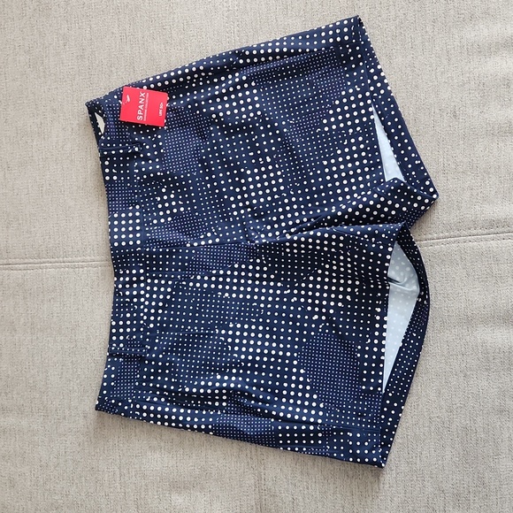 NWT SPANX SUNSHINE SHORTS 6" UPF 50+ NAVY/WHITE SIZE L - Picture 4 of 7